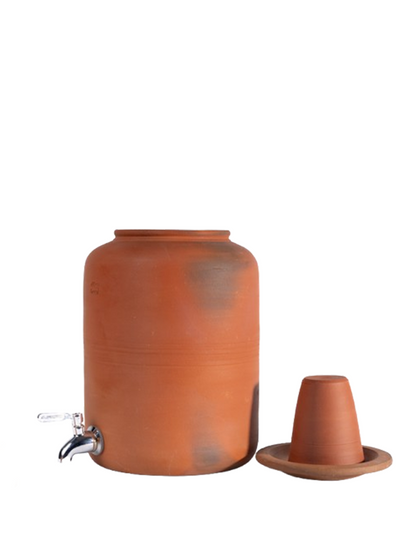 Eco-friendly 6-liter clay water Pot with lid, showing product dimensions, weight, and serving size.
